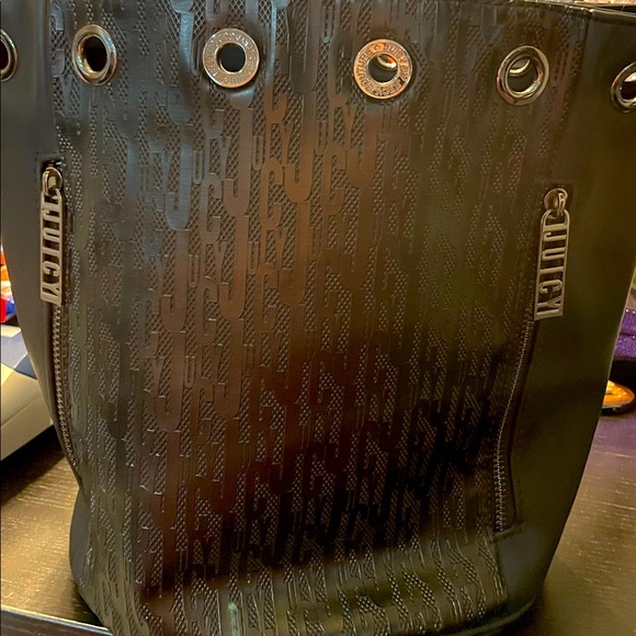 Juicy by Juicy Couture Black Crossbody Bag - Picture 1 of 9